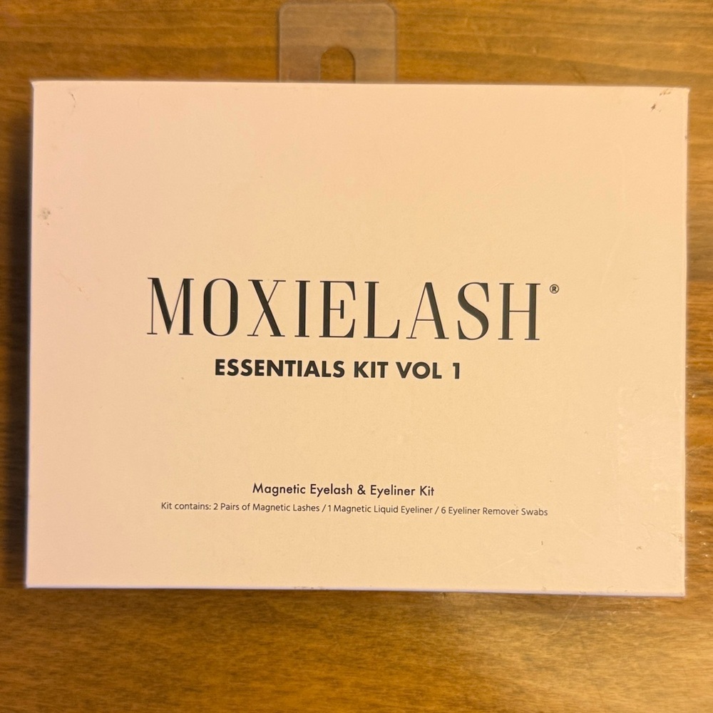 Moxielash Essential Kit Vol 1 NIB